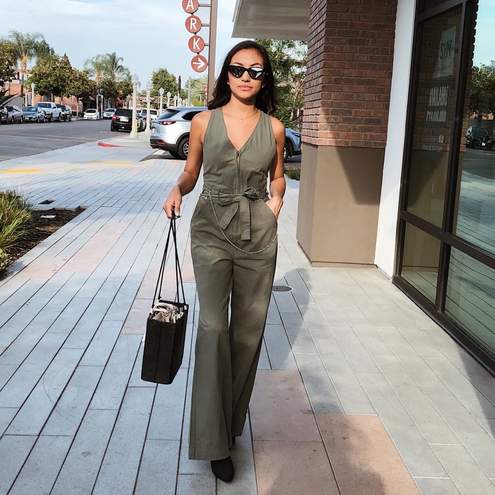 Summer Straw Rectangle Tote in Black - Picture 3 of 7